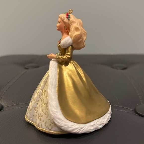 * Vintage* Hallamark| Barbie Collector Series Ornament- 1994 - Picture 2 of 9